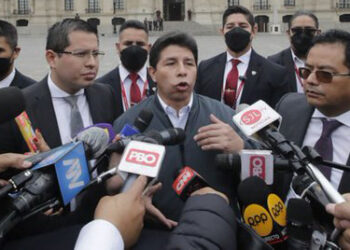 Presidente de Perú alega inocencia e invoca derecho a silencio en caso de presunta corrupción
