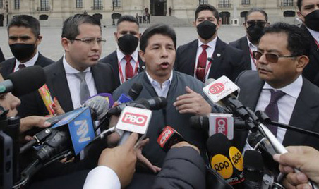 Presidente de Perú alega inocencia e invoca derecho a silencio en caso de presunta corrupción