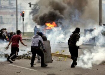 Indígenas intentan irrumpir en el Congreso de Ecuador tras 11 días de protestas