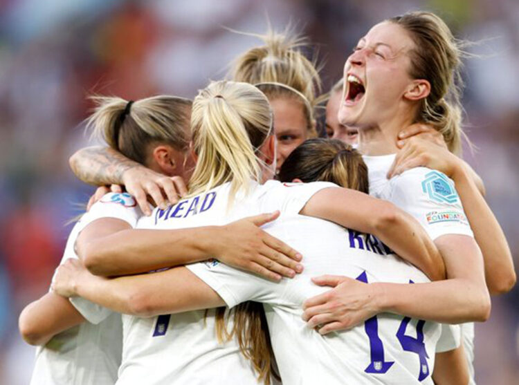 Inglaterra golea 8-0 a Noruega, primera clasificada a cuartos en Eurocopa femenina