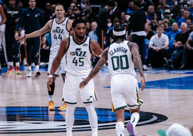 Los Jazz vencen a unos Mavericks sin Doncic en arranque de los playoffs de la NBA