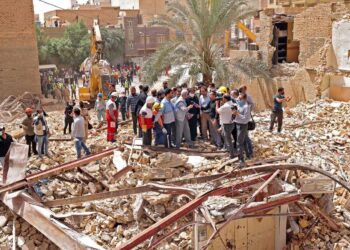 Sube a 34 la cifra de fallecidos por derrumbe de edificio en Irán