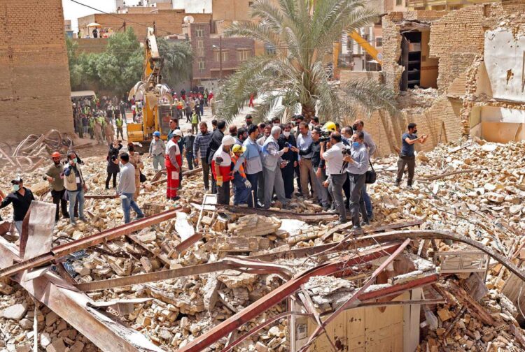 Sube a 34 la cifra de fallecidos por derrumbe de edificio en Irán