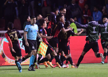 Lorenzo mete a Melgar en cuartos de Sudamericana antes de asumir en Colombia