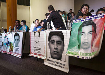 México detiene a responsable de cuestionada pesquisa sobre desaparición de 43 estudiantes