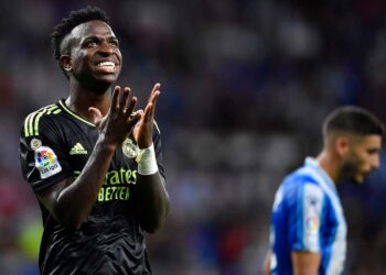 Real Madrid vence a Espanyol y es líder en España