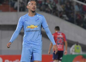 Bolívar se complica al empatar con Wilstermann en partido accidentado