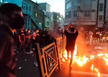 Sube a 17 el balance de muertos en manifestaciones en Irán