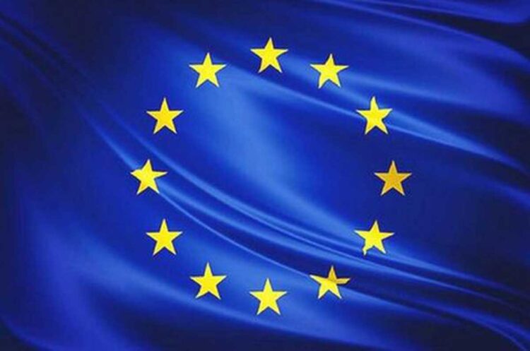 La UE agrega 160 magnates y senadores rusos a su lista negra de sanciones