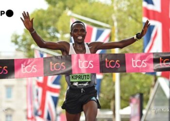 El keniano Kipruto y la etíope Yehualaw ganan el maratón de Londres