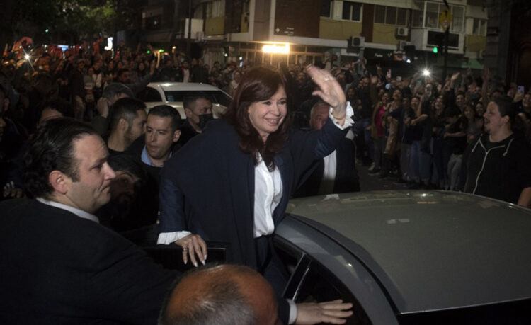 Marchas y concentraciones en respaldo a Kirchner en Argentina
