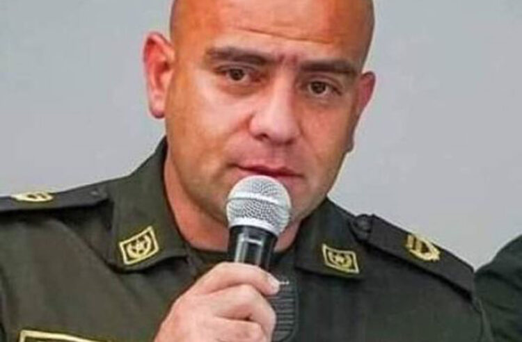 Ordenan en Colombia captura de un coronel y 10 policías más por asesinato de tres jóvenes