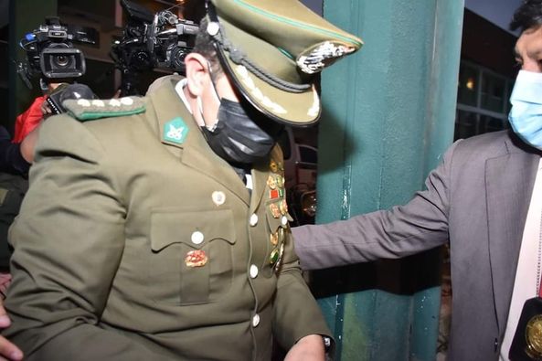 El capitán Alberti logra salir de la cárcel, es denunciado por venta de vehículo robado en Chile