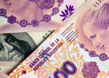 Moneda argentina se hunde en el mercado negro