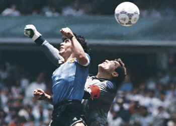 ‘Mano de Dios’: subastan la camiseta de Maradona contra Inglaterra en México-1986