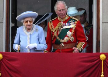Isabel II, aclamada en unos festejos del jubileo por sus 70 años de reinado