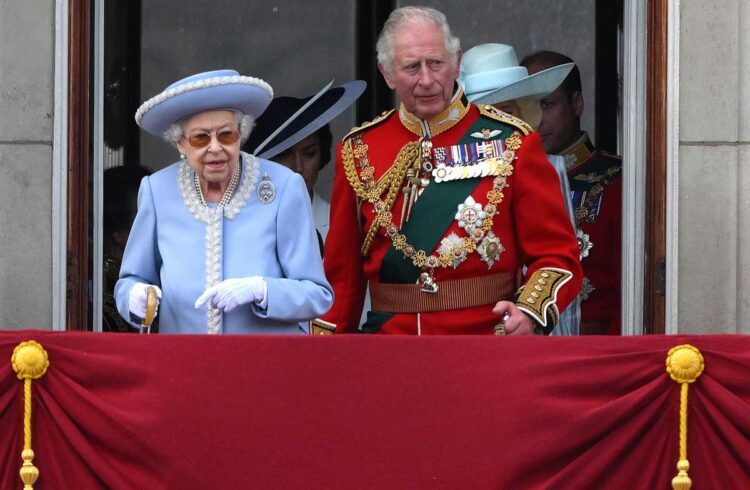 Isabel II, aclamada en unos festejos del jubileo por sus 70 años de reinado