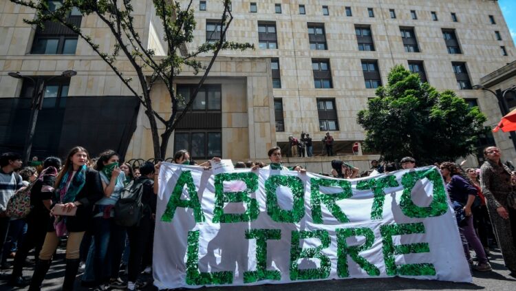 Colombia despenaliza el aborto hasta las primeras 24 semanas de embarazo