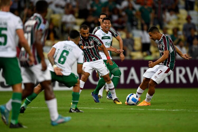 Fluminense golea 3-0 a Oriente Petrolero en su debut en Grupo H de la Copa Sudamericana