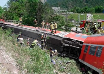 Al menos tres muertos y varios heridos por accidente de tren en Alemania