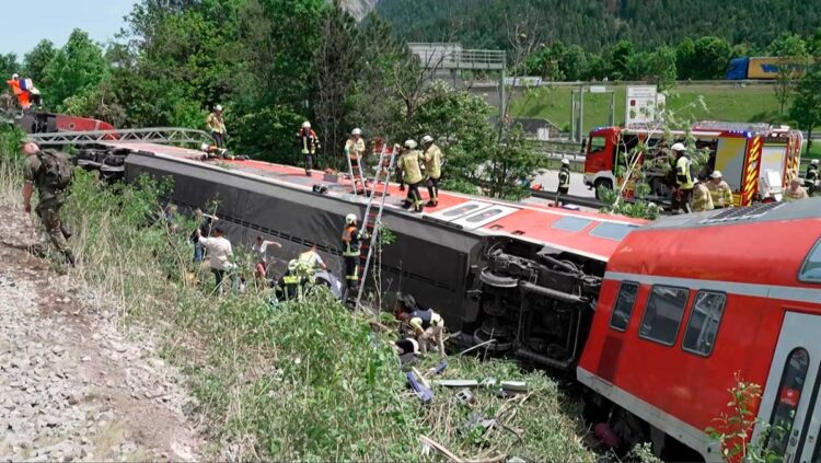 Al menos tres muertos y varios heridos por accidente de tren en Alemania