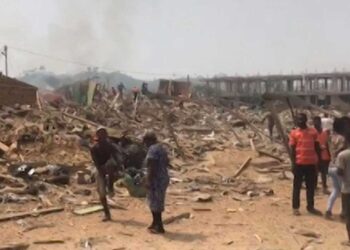 Al menos 17 muertos y 59 heridos en accidente de un camión con explosivos en Ghana