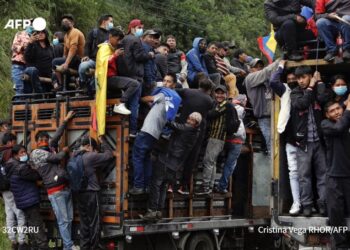Fuerzas Armadas dicen que la democracia de Ecuador está en ‘serio riesgo’ por protestas indígenas