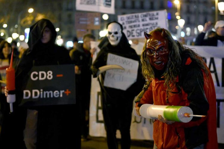 Cataluña elimina el pase sanitario por su poca eficacia frente a ómicron