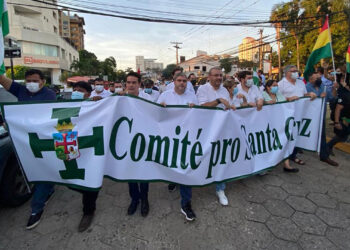 En Santa Cruz marchan por respeto a cooperativas y reactivan discurso de defensa de la democracia