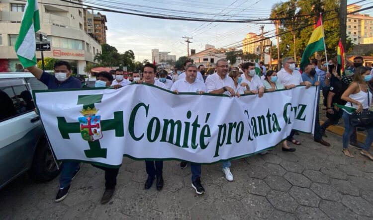 En Santa Cruz marchan por respeto a cooperativas y reactivan discurso de defensa de la democracia