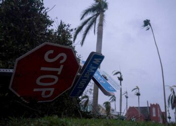 Huracán Ian pierde intensidad tras causar inundaciones "catastróficas" en Florida
