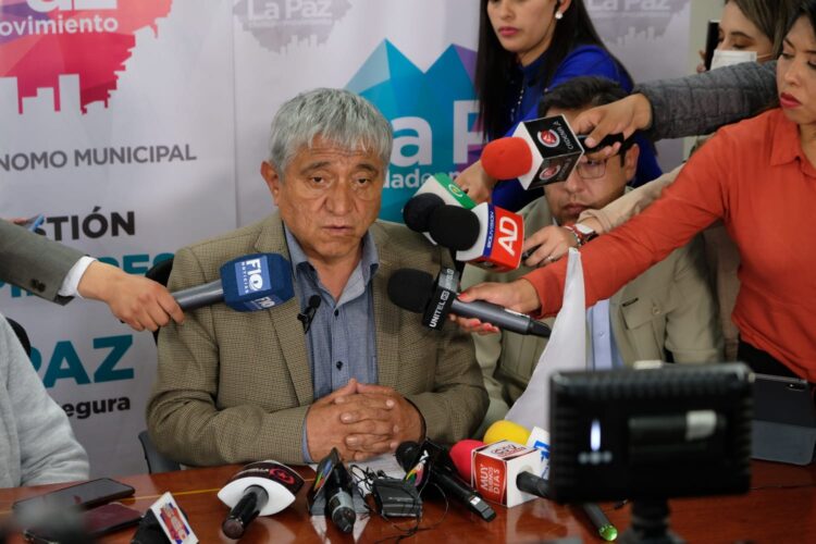 El alcalde de La Paz, Iván Arias, en conferencia de prensa. Foto: AMUN
