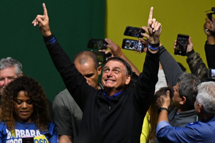 En Biarritz, los cineastas brasileños esperan el fin de la era Bolsonaro