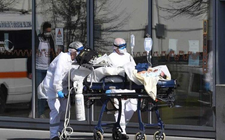 Gobierno francés se opone a readmitir a médicos no vacunados contra el COVID-19