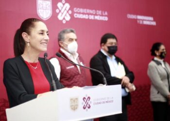 Ciudad de México reduce al mínimo nivel de alerta por COVID-19