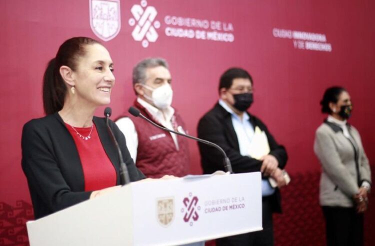 Ciudad de México reduce al mínimo nivel de alerta por COVID-19
