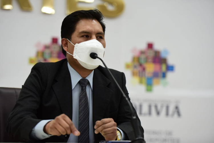 Salud exhorta a extremar medidas de seguridad frente al COVID-19 y acelerar la vacunación