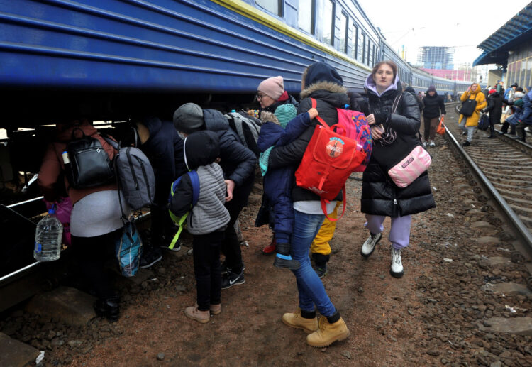 Más de 1,37 millones de refugiados ucranianos por la invasión de Rusia, según la ONU