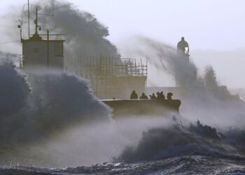 Tormenta Eunice se abate sobre Europa y deja seis muertos