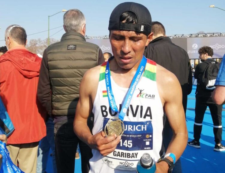 Garibay destaca en el Maratón de Sevilla y clasifica al Mundial