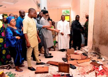 El ataque contra una iglesia el domingo en Nigeria dejó al menos 21 muertos
