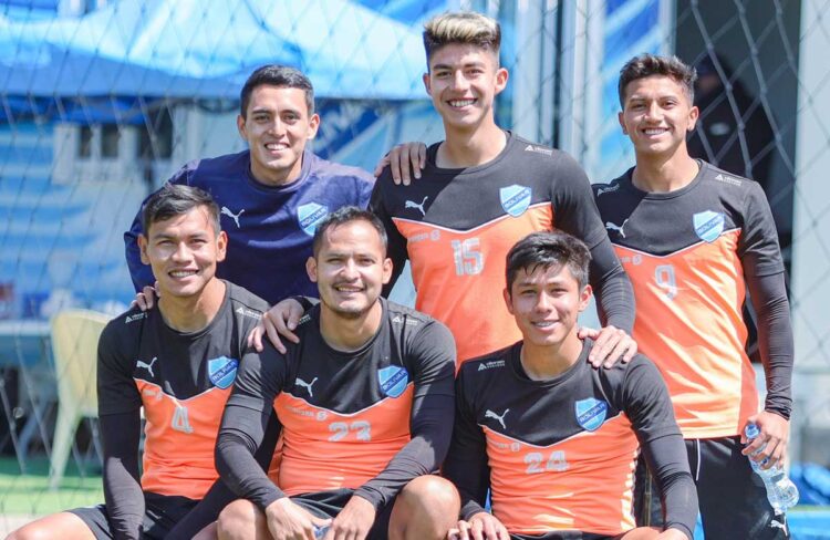 Bolívar recibe a la ‘U’ de Vinto, sin Zago y por la punta