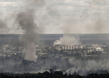 Rusia anuncia bombardeos ‘masivos’ en las líneas de frente en Ucrania