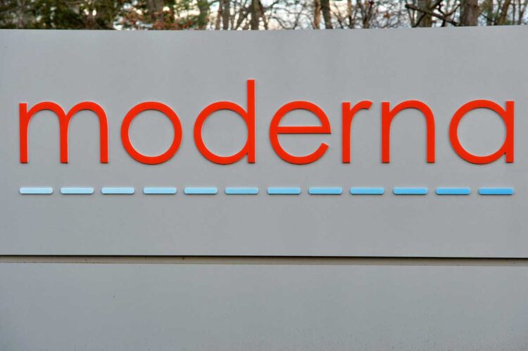 Moderna anuncia buenos resultados de su vacuna modificada contra ómicron