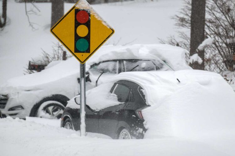 ‘Ciclón bomba’ azota al este de EEUU con fuertes vientos y nevadas