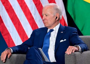 Biden se reúne con familiares de estadounidenses presos en Rusia