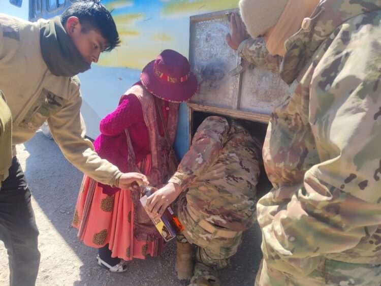 Efectivos militares realizan los operativos de control de contrabando. Foto: Ministerio de Defensa