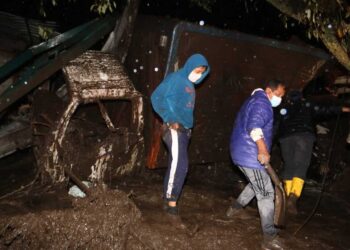Once muertos y nueve desaparecidos deja aluvión en Ecuador