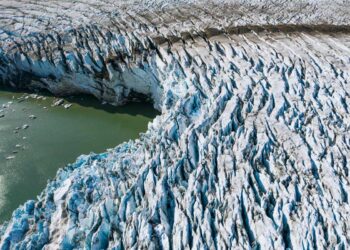 Capa de hielo de Groenlandia perdió 4,7 billones de toneladas en 20 años