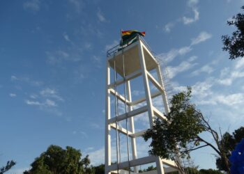 Uno de los tanques que soporta el agua para la población. Foto: MDRyT